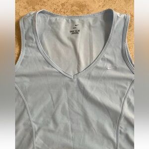 EUC NIKE TENNIS Dri-Fit Top WOMEN XL  Stretch V-Neck Yoga Tank Shirt Light Blue